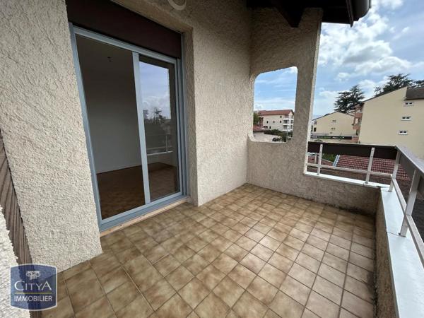 Appartement à louer 2 pièces 70m² Saint-Priest-en-Jarez (42270)