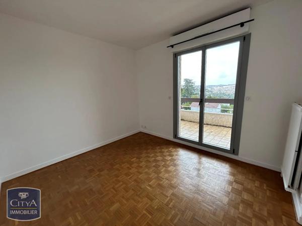 Appartement à louer 2 pièces 70m² Saint-Priest-en-Jarez (42270)