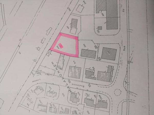 Terrain constructible de 1459 m2 Pierrelatte centre