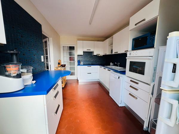 MAISON DE CHARME - QUARTIER CALME - BELLE PIECE DE VIE