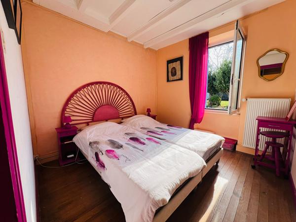 MAISON DE CHARME - QUARTIER CALME - BELLE PIECE DE VIE