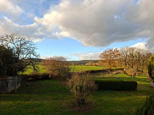 Propriété Habitation, maisonnette et grange, 3000m2 terrain clos, Hameau, proche Saint Pierre des Nids, La ferriere Bochard...A découvrir absolument !!