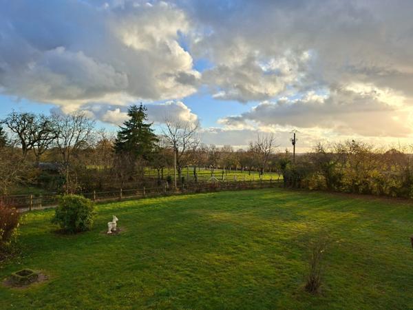 Propriété Habitation, maisonnette et grange, 3000m2 terrain clos, Hameau, proche Saint Pierre des Nids, La ferriere Bochard...A découvrir absolument !!