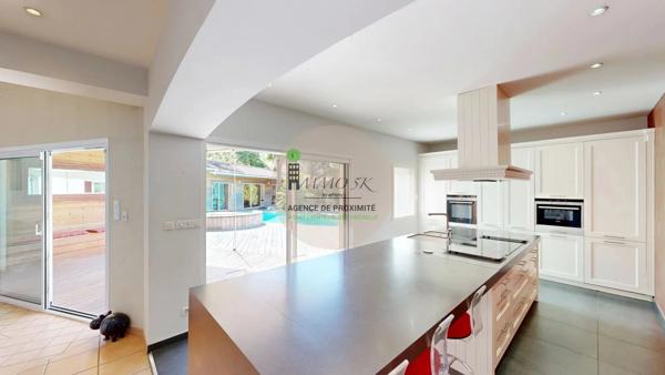 Maison
         10 pièces
        - 330 m² Bien prestige 1 290 000 €*