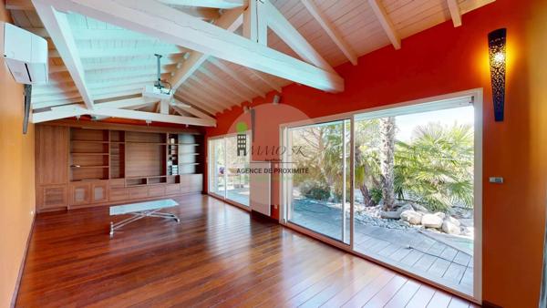 Maison
         10 pièces
        - 330 m² Bien prestige 1 290 000 €*