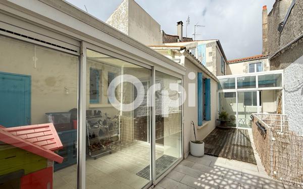 Appartement à vendre    6 pièces •  Rochefort