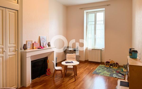 Appartement à vendre    6 pièces •  Rochefort