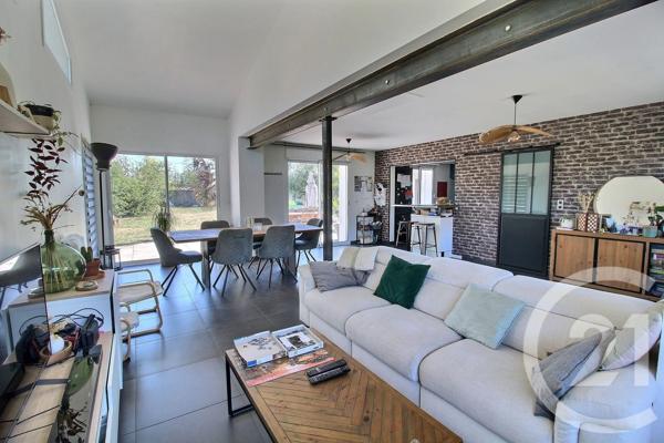 Maison à vendre  6 pièces - 145 m 2   PESSAC  - 33