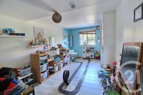 Maison à vendre  6 pièces - 145 m 2   PESSAC  - 33