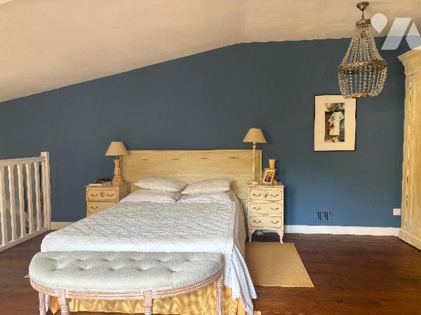 Magnifique maison de caractère  avec dépendances, jardin, piscine à l'abri des regards...