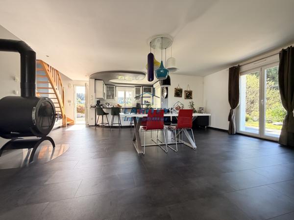 Maison individuelle de 2007 – 126 m² – Plain-pied – Terrain 1 006 m² – Le Val-d’Ajol