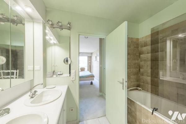 Vente T5 de 113.68 m² avec un très grand balcon