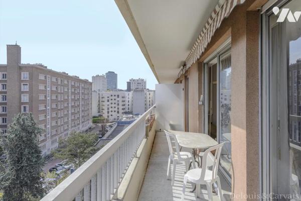 Vente T5 de 113.68 m² avec un très grand balcon
