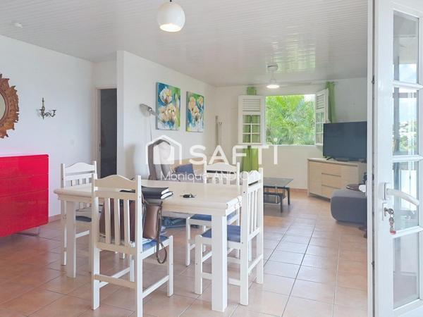 Maison  type F4  sur trois- îlets avec une vue mer magnifique.