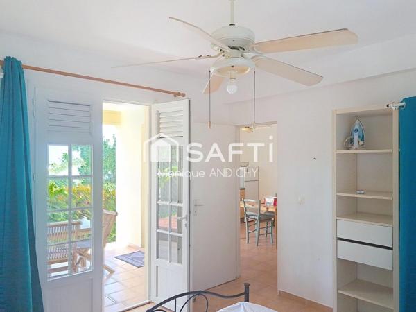 Maison  type F4  sur trois- îlets avec une vue mer magnifique.