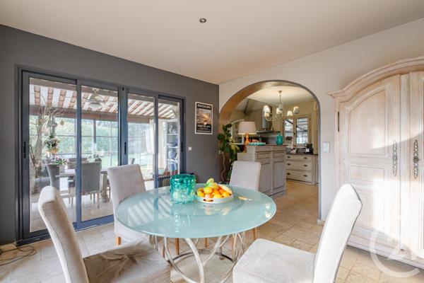 Maison à vendre  7 pièces - 331 m2 STE MAXIME - 83