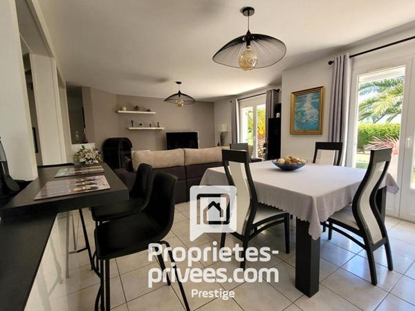 FOUESNANT 29170 - Demeure avec piscine intérieure 4 chambres