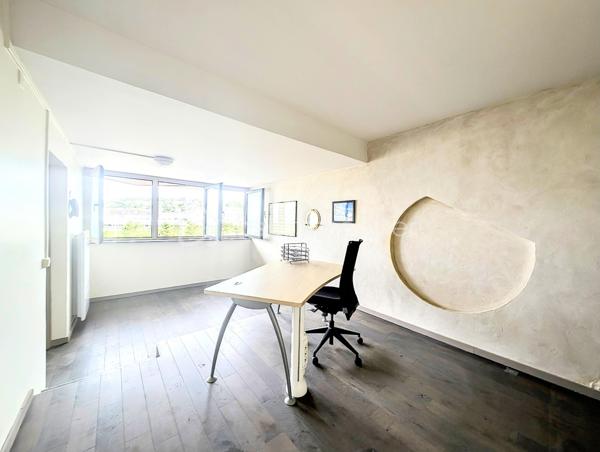 Bureau de 117 m²
