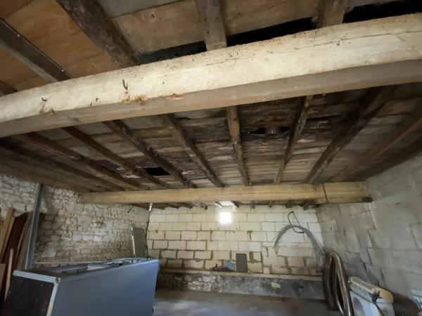 Double garage 200m² environ