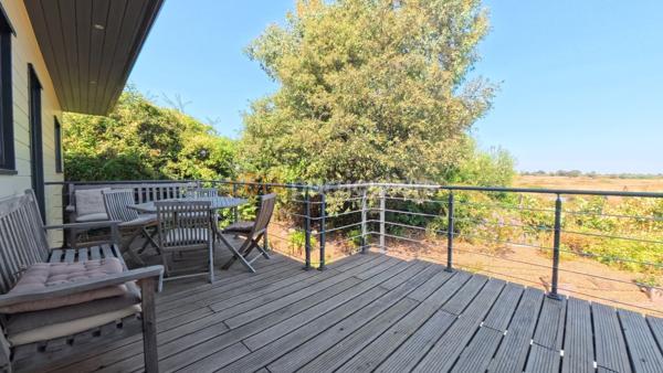 Vente
                Maison170 m² - 6 Pièces -
                    TALMONT SAINT HILAIRE (85440)
