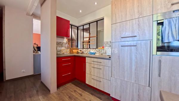 Vente
                Maison170 m² - 6 Pièces -
                    TALMONT SAINT HILAIRE (85440)