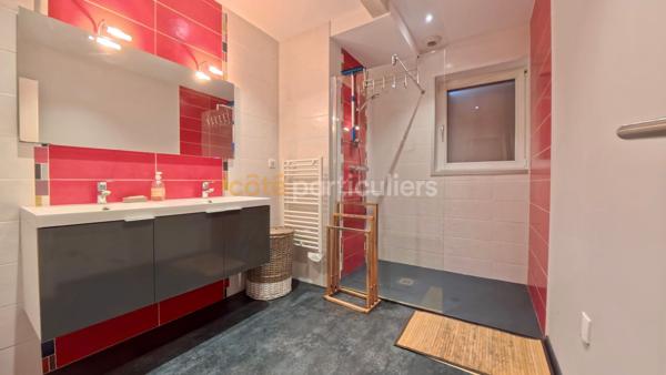 Vente
                Maison170 m² - 6 Pièces -
                    TALMONT SAINT HILAIRE (85440)