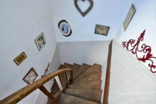 SULLY SUR LOIRE Maison de ville rénovée d'environ 75m2.