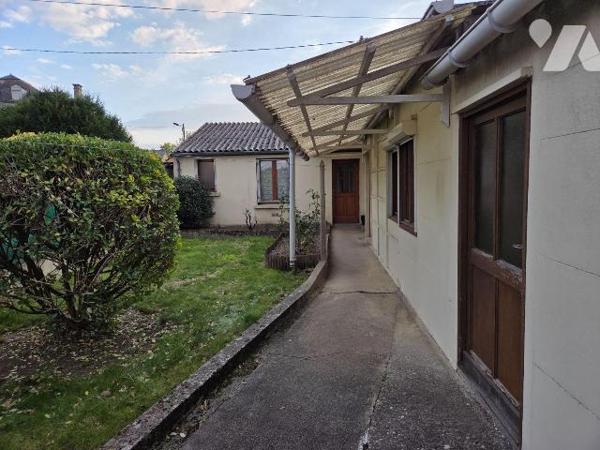 MAYENNE- Coeur de ville, maison d'habitation de plain pied avec terrain.

Maison d'habitation...