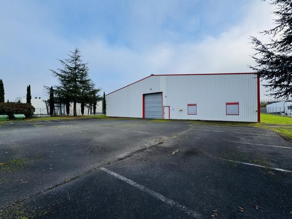 Local d'activité 860 m²