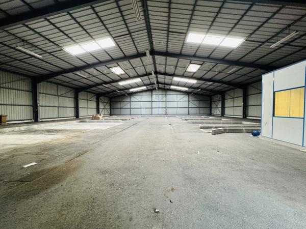 Local d'activité 860 m²