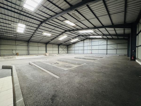Local d'activité 860 m²