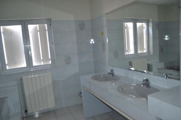 Appartement T4 de +/- 146 m²