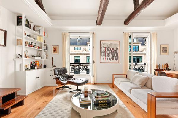 Duplex derniers étages en face du Bon Marché