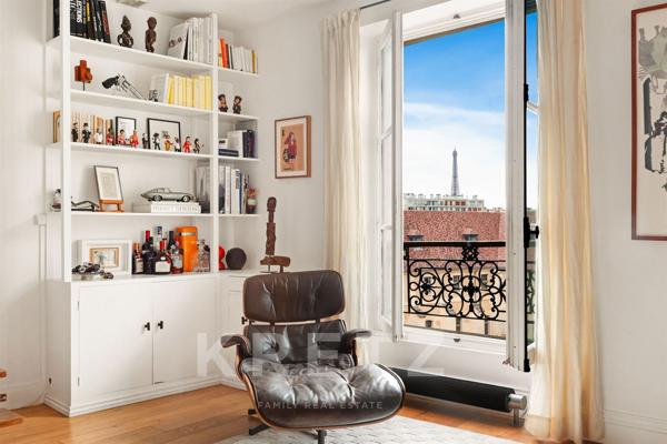 Duplex derniers étages en face du Bon Marché