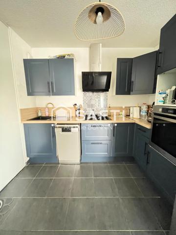 Appartement 3 pièces dans résidence récente proche des commerces +1 emplacement de parking couvert