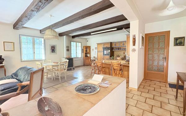 Maison à vendre    6 pièces •  Rochefort-du-Gard