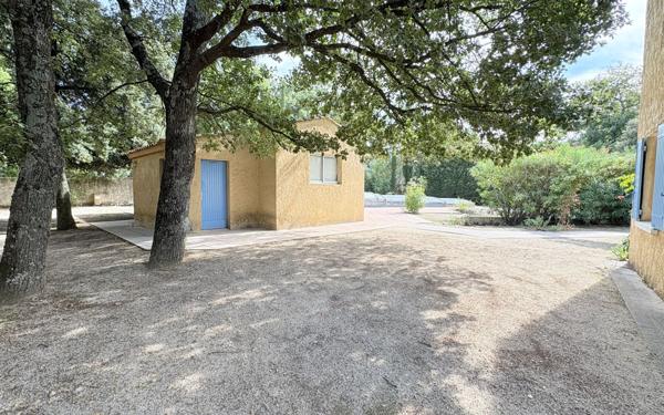 Maison à vendre    6 pièces •  Rochefort-du-Gard