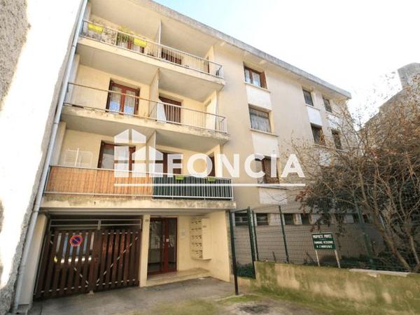 Location Studio 24.14 m² - 15 RUE DES CHASSAINTES Nimes 30900