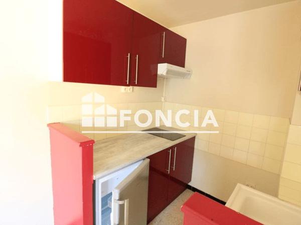 Location Studio 24.14 m² - 15 RUE DES CHASSAINTES Nimes 30900