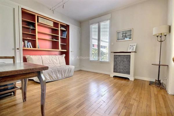 Vente                                                      Maison
                        
                     8 pièces                      171 m2                     à Asnières-sur-Seine