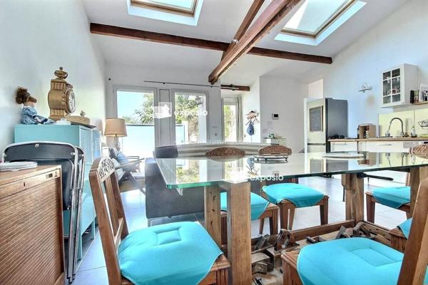 Vente                                                      Maison
                        
                     8 pièces                      171 m2                     à Asnières-sur-Seine