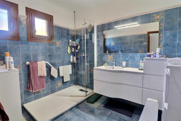 Marseille (13012) Les 3 lucs Haut de villa d'exception plain-pied T4 de 147 m² avec grand jardin privatif de 850m2