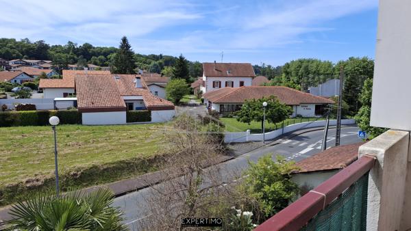 Ustaritz (64480) Appartement T2 bis dernier étage avec garage à Ustaritz