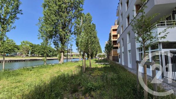 Appartement F3 à vendre  3 pièces - 61,60 m 2   BOBIGNY  - 93