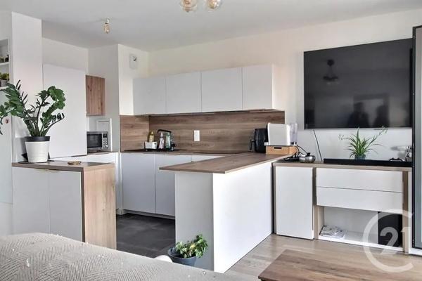 Appartement F3 à vendre  3 pièces - 61,60 m 2   BOBIGNY  - 93