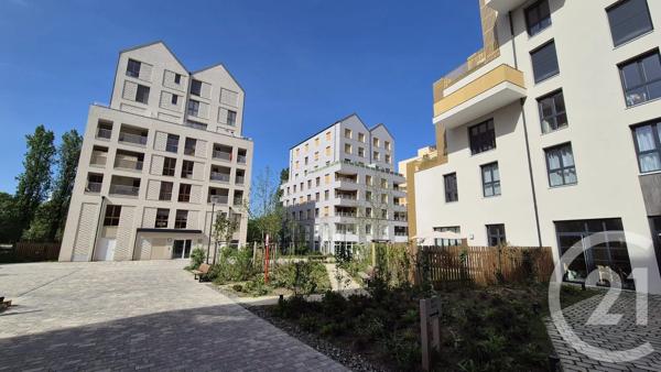 Appartement F3 à vendre  3 pièces - 61,60 m 2   BOBIGNY  - 93