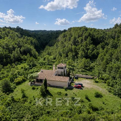 Maison d'architecte écologique 3 chambres 180 m² terrain 1,3 ha piscinable.