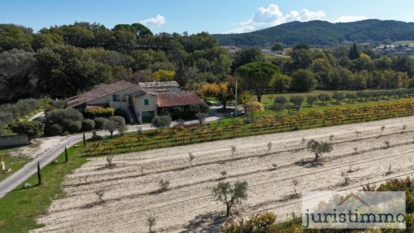 Saint-Romain-en-Viennois (84110) ENSEMBLE IMMOBILIER de 470 m2 habitables AVEC GITES-PISCINE- à 5 Min de VAISON-LA-ROMAINE