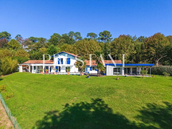 Bidart – Maison contemporaine avec piscine et vue montagne, BIDART