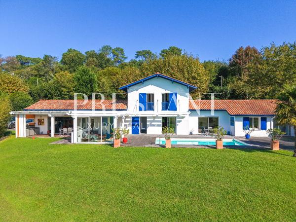 Bidart – Maison contemporaine avec piscine et vue montagne, BIDART
